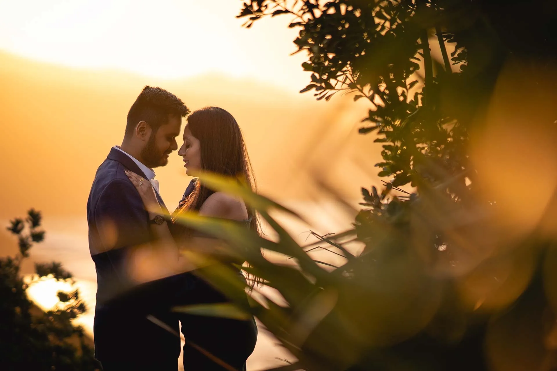 Raglan engagement couple golden hour