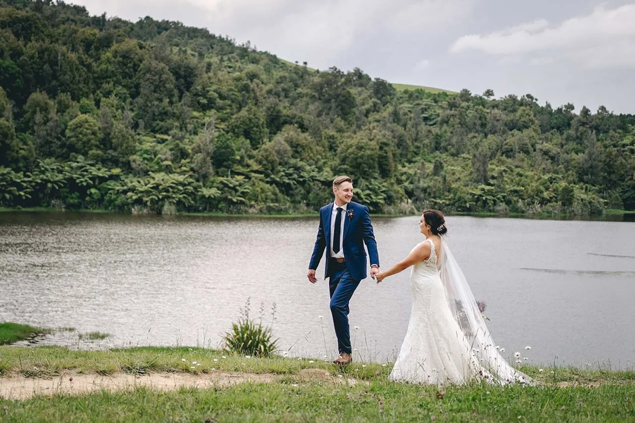 Te miro woolshed countryside wedding portrait