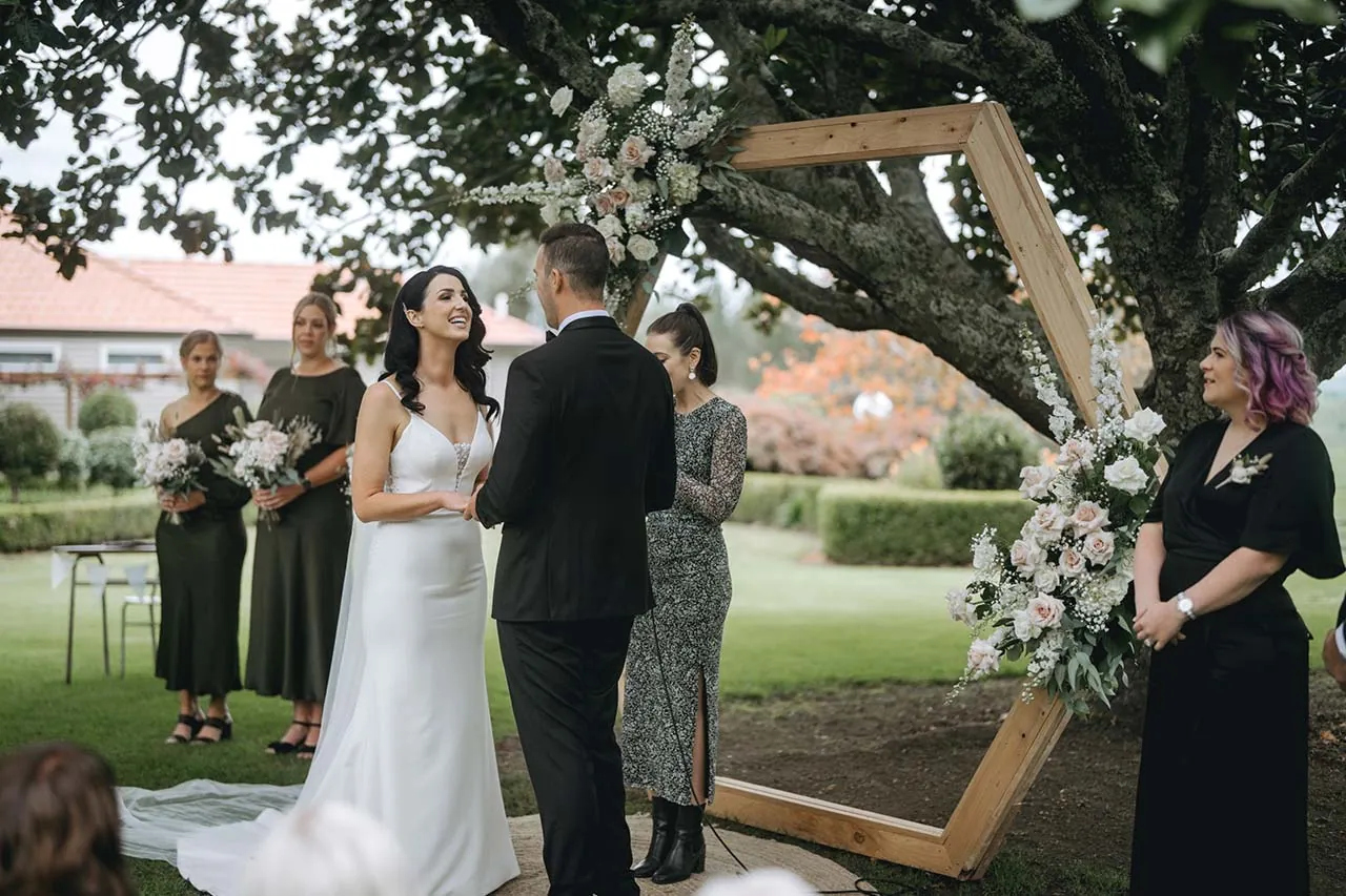 Te miro woolshed outdoor wedding ceremony